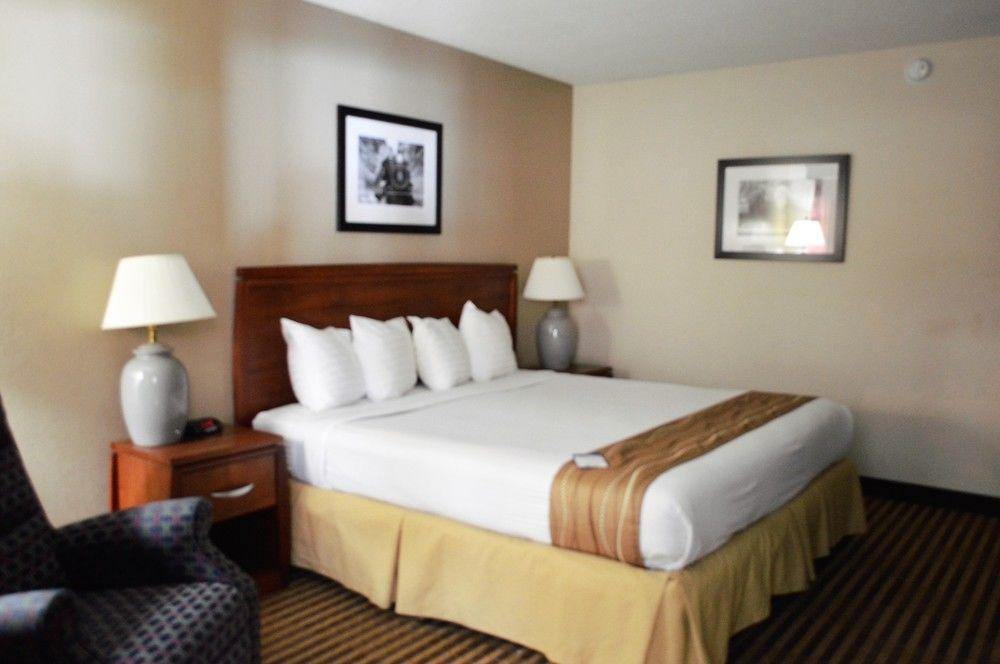 אמפוריה Best Western Hospitality House מראה חיצוני תמונה