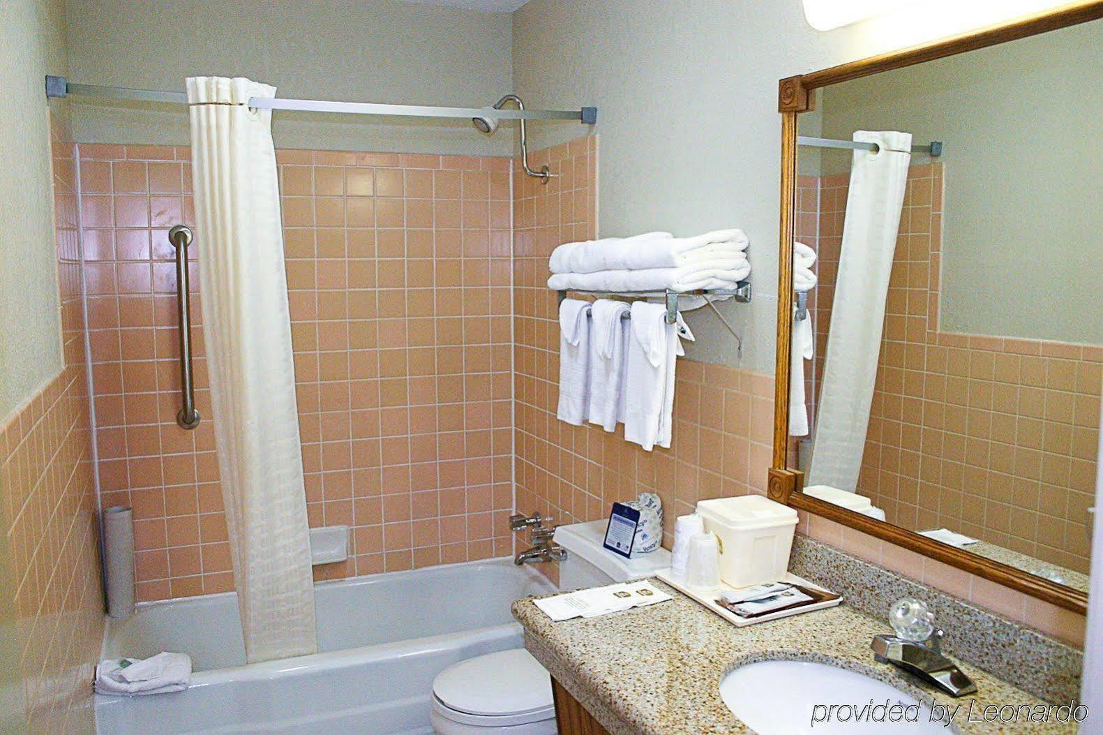 אמפוריה Best Western Hospitality House חדר תמונה
