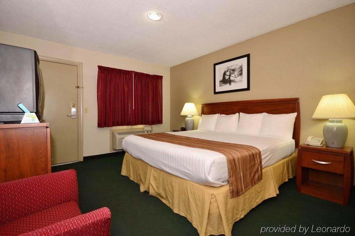 אמפוריה Best Western Hospitality House חדר תמונה
